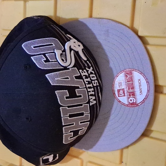 New Era Black and Gray Chicago White Sox Cap - Picture 1 of 3